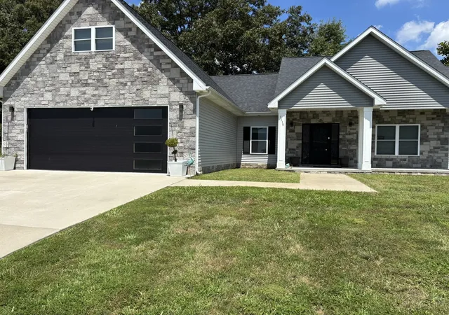 Photo 3 of Single family home for sale at 1114 Glory Ln, Marion, IL 62959 | MLS# 12725919 | Listing updated on 2026-09-15