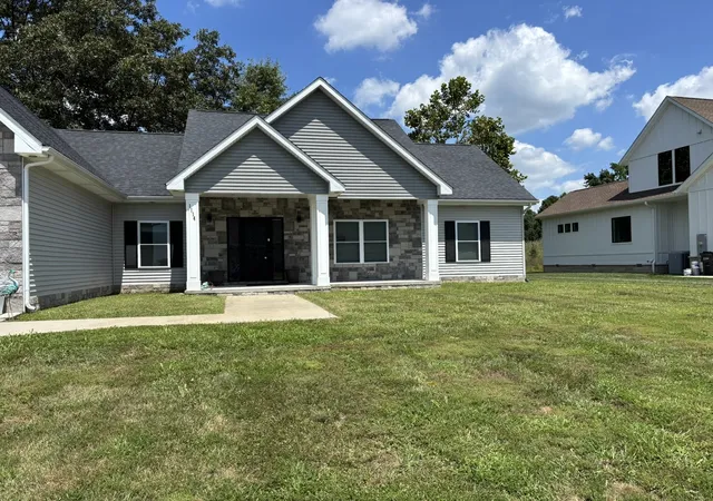 Photo 4 of Single family home for sale at 1114 Glory Ln, Marion, IL 62959 | MLS# 12725919 | Listing updated on 2026-09-15