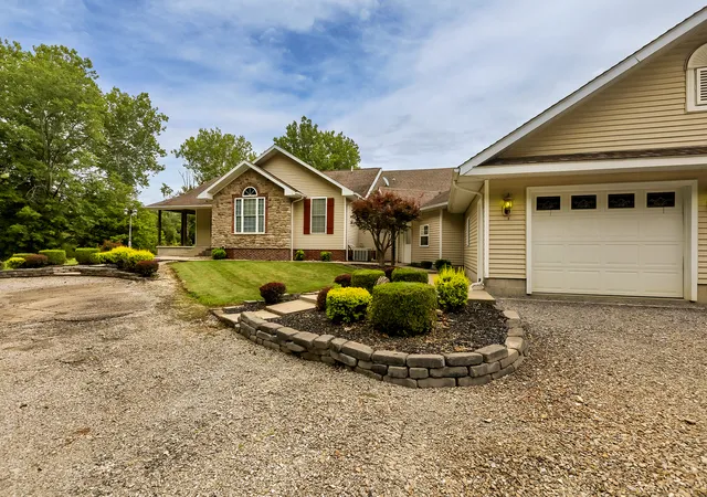Photo 3 of Single family home for sale at 4600 Ava Rd, Murphysboro, IL 62966 | MLS# 12725923 | Listing updated on 2026-08-16