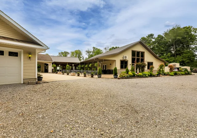 Photo 4 of Single family home for sale at 4600 Ava Rd, Murphysboro, IL 62966 | MLS# 12725923 | Listing updated on 2026-08-16