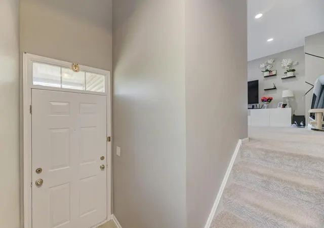 Photo 3 of Townhouse for sale at 567 Declaration Ln, Aurora, IL 60502 | MLS# 12725973 | Listing updated on 2026-08-14