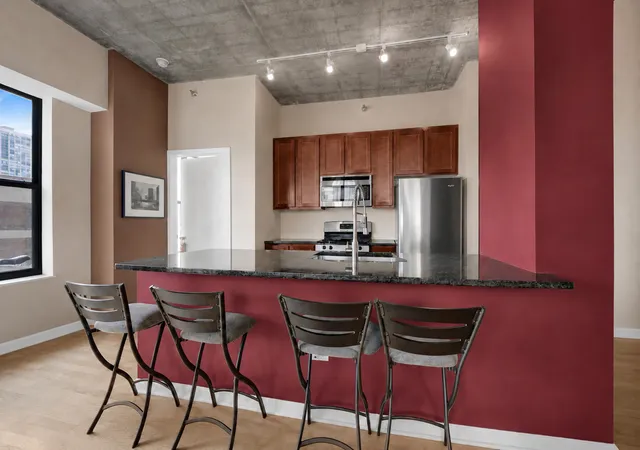 Photo 3 of Condo for sale at 1122 W Catalpa Ave #606, Chicago, IL 60640 | MLS# 12726025 | Listing updated on 2026-09-14