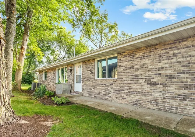 Photo 3 of Townhouse for sale at 6616 Sandalwood Close, Rockford, IL 61108 | MLS# 12726044 | Listing updated on 2026-10-06
