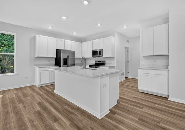 Photo 2 of Single family home for sale at 420 Rockwell Rd, Aurora, IL 60506 | MLS# 12726075 | Listing updated on 2026-08-12