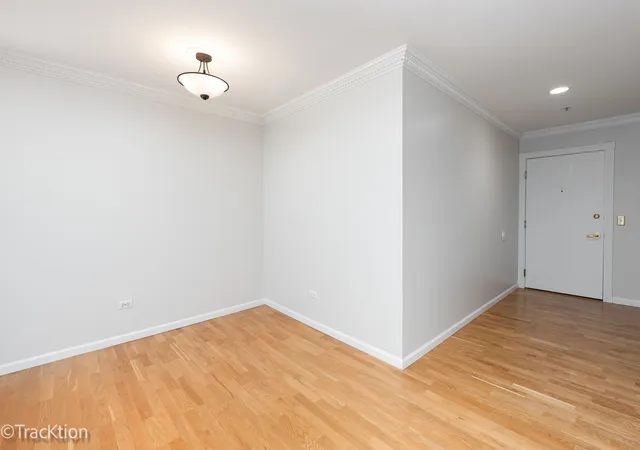 Listing Photo 4 - Condo for sale in building located at 57 E Hattendorf Ave, Roselle, IL 60172 - Unit #210