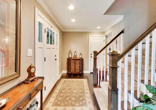 Photo 4 of Sale Pending at 808 Dawes St, Libertyville, IL 60048 | MLS# 12726115 | Listing updated on 2026-09-20