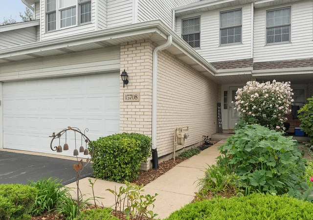 Photo 3 of Townhouse for sale at 15708 Centennial Dr, Orland Park, IL 60462 | MLS# 12726139 | Listing updated on 2026-09-18