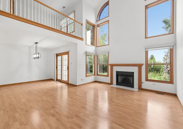 Photo 4 of Townhouse for sale at 15708 Centennial Dr, Orland Park, IL 60462 | MLS# 12726139 | Listing updated on 2026-09-18