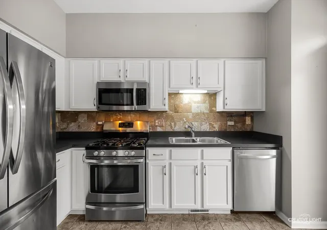 Photo 3 of Sale Pending at 1402 Sommer Ct, Minooka, IL 60447 | MLS# 12726154 | Listing updated on 2026-09-25