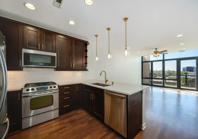 Photo 3 of Sale Pending at 3946 N Ravenswood Ave #607, Chicago, IL 60613 | MLS# 12726188 | Listing updated on 2026-09-05