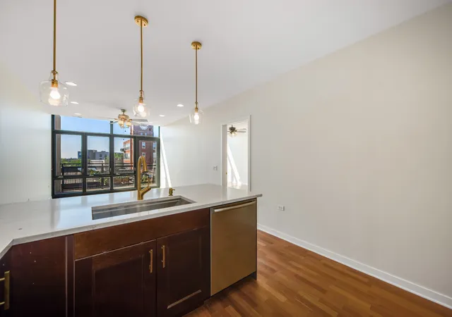 Photo 4 of Sale Pending at 3946 N Ravenswood Ave #607, Chicago, IL 60613 | MLS# 12726188 | Listing updated on 2026-09-05