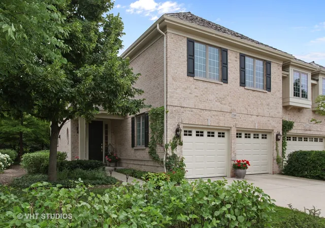 Townhouse for sale at 2269 Royal Ridge Dr, Northbrook, IL 60062 | MLS# 12726200
