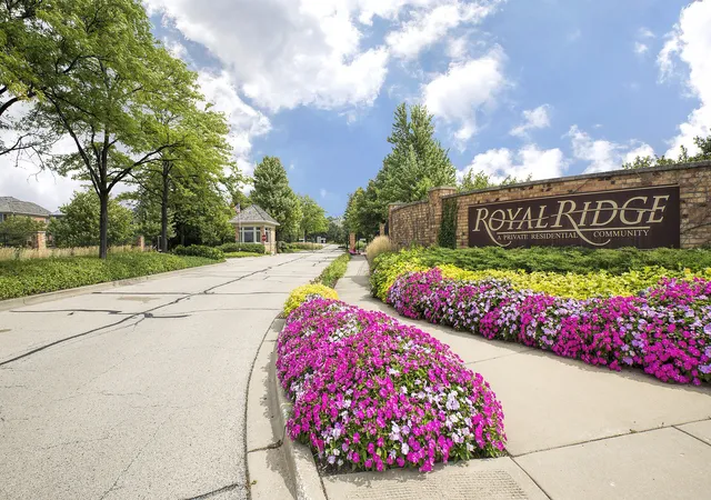 Photo 2 of Townhouse for sale at 2269 Royal Ridge Dr, Northbrook, IL 60062 | MLS# 12726200 | Listing updated on 2026-08-25