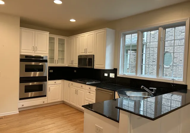 Photo 3 of Townhouse for sale at 2269 Royal Ridge Dr, Northbrook, IL 60062 | MLS# 12726200 | Listing updated on 2026-08-25