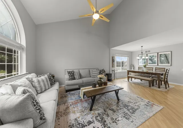 Photo 2 of Single family home for sale at 422 Cardinal Dr, Bartlett, IL 60103 | MLS# 12726216 | Listing updated on 2026-08-13