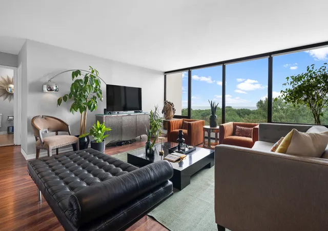 3rd image of 5445 N Sheridan Rd #804, Chicago, IL 60640 | MLS# 12726245