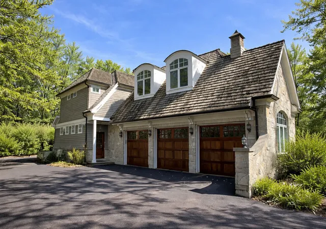 4th image of 1300 Abington Cambs Dr, Lake Forest, IL 60045 | MLS# 12726255