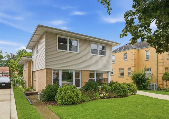 Photo 3 of Single family home for sale at 1451 Suffolk Ave, Westchester, IL 60154 | MLS# 12726269 | Listing updated on 2026-09-01