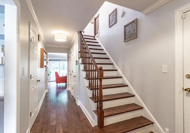 3rd image of 714 York Ct, Northbrook, IL 60062 | MLS# 12726287