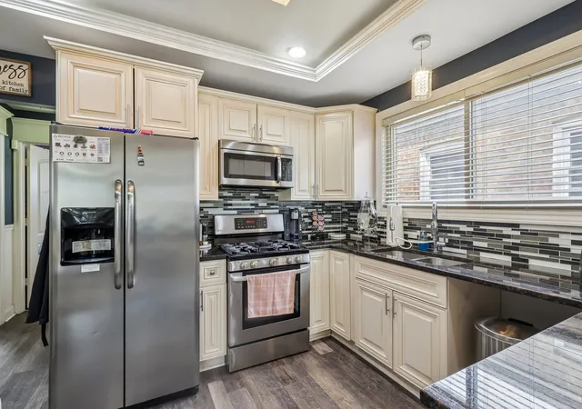 Photo 4 of Sale Pending at 4730 S Lamon Ave, Chicago, IL 60638 | MLS# 12726318 | Listing updated on 2026-09-12