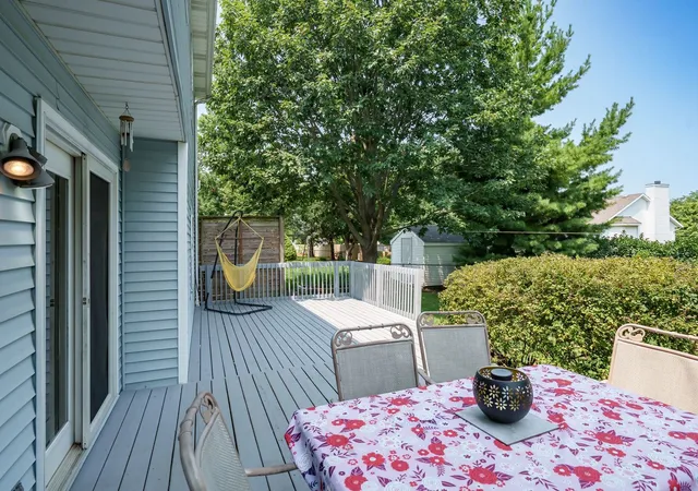 Photo 2 of Sale Pending at 39 Aberdeen Way, Bloomington, IL 61704 | MLS# 12726346 | Listing updated on 2026-08-14