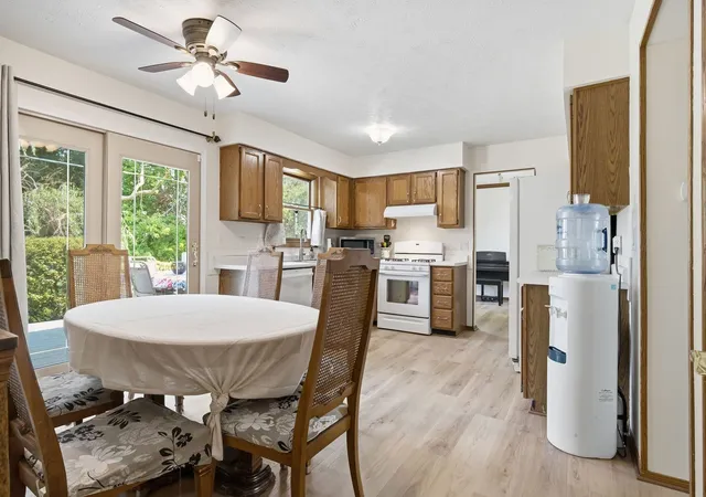 Photo 3 of Sale Pending at 39 Aberdeen Way, Bloomington, IL 61704 | MLS# 12726346 | Listing updated on 2026-08-14