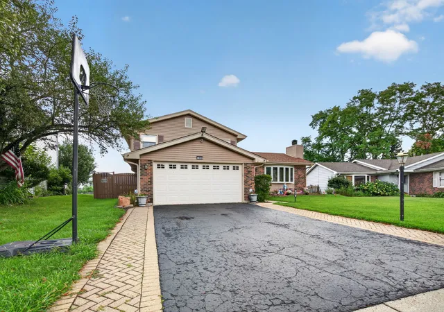 35th image of 196 Sunshine Dr, Bolingbrook, IL 60490 | MLS# 12726362