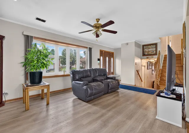 Photo 3 of Single family home for sale at 196 Sunshine Dr, Bolingbrook, IL 60490 | MLS# 12726362 | Listing updated on 2026-08-13