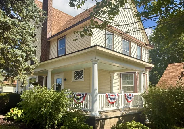 Photo 2 of Single family home for sale at 389 Chicago Rd, Paw Paw, IL 61353 | MLS# 12726363 | Listing updated on 2026-10-05