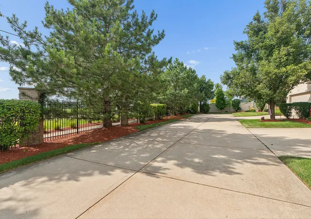32nd image of 11156 Karen Dr, Orland Park, IL 60467 | MLS# 12726397