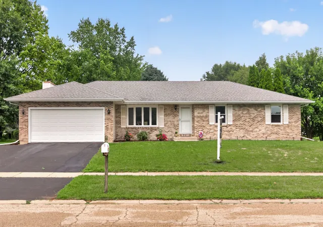 Photo 2 of Sale Pending at 265 W Carol Ave, Cortland, IL 60112 | MLS# 12726460 | Listing updated on 2026-09-13