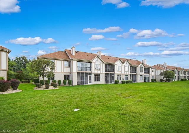 2nd image of 6508 W Pine Trl Ln, Tinley Park, IL 60477