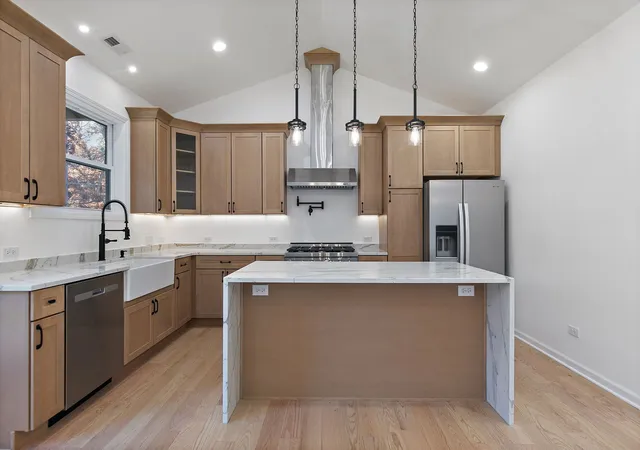 Photo 4 of Single family home for sale at 8611 Dorr Rd, Wonder Lake, IL 60097 | MLS# 12726483 | Listing updated on 2026-09-20