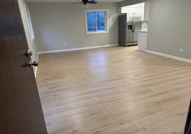 Listing Photo 4 - Condo for sale in building located at 1785 W Algonquin Rd, Mount Prospect, IL 60056 - Unit #1A