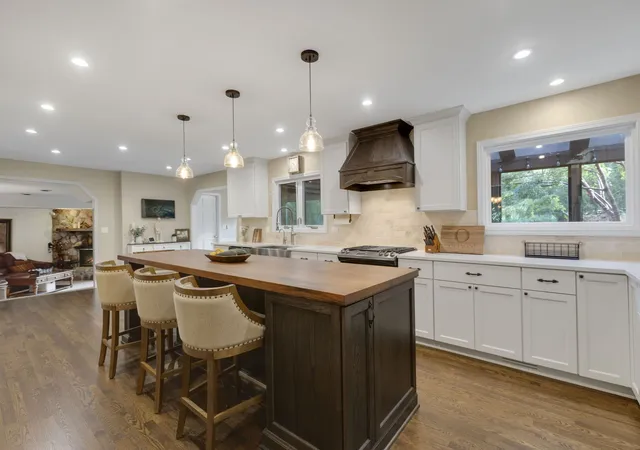 3rd image of 1211 S Grove Ave, Barrington, IL 60010 | MLS# 12726494