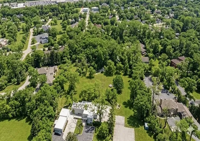 4th image of 2058 Suffork Rd, Northfield, IL 60093 | MLS# 12726519