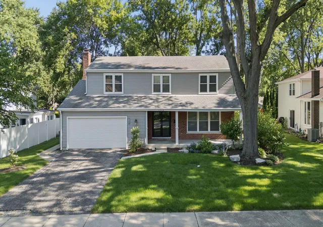 Photo 3 of Single family home for sale at 1249 Stonegate Rd, Naperville, IL 60540 | MLS# 12726532 | Listing updated on 2026-10-12