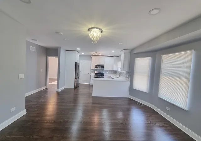 Photo 4 of Single family home for sale at 309 S 8th Avenue, Maywood, IL 60153 | MLS# 12726533 | Listing updated on 2026-09-17