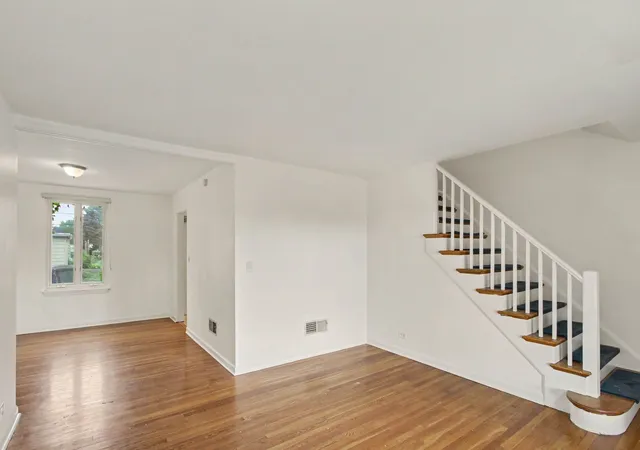 Photo 3 of Townhouse for sale at 706 Broadview Ave, Highland Park, IL 60035 | MLS# 12726593 | Listing updated on 2026-08-15