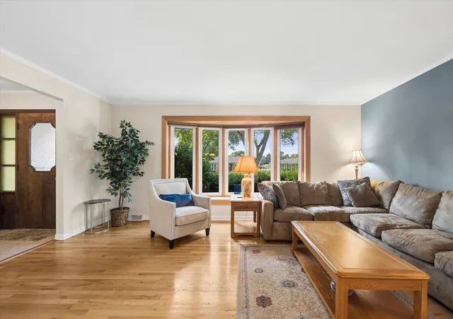 Photo 4 of Single family home for sale at 3300 Ailsworth Ct, Darien, IL 60561 | MLS# 12726603 | Listing updated on 2026-09-22