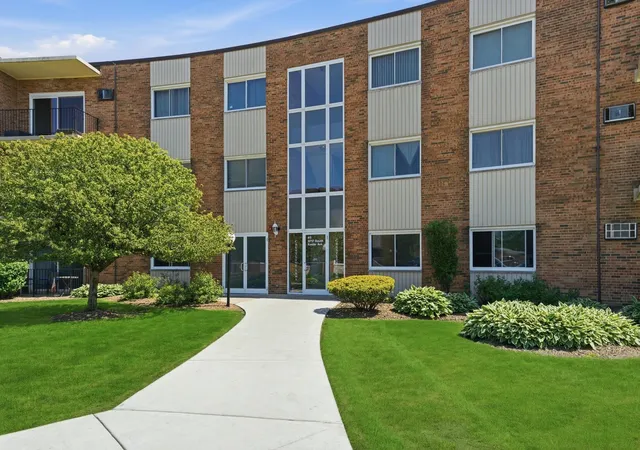 Photo 2 of Condo for sale at 9717 S Keeler Ave #109, Oak Lawn, IL 60453 | MLS# 12726614 | Listing updated on 2026-09-24