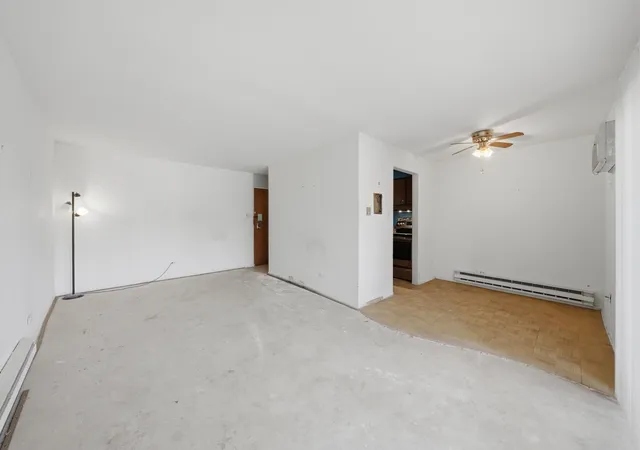 Listing Photo 4 - Condo for sale in building located at 9717 S Keeler Ave, Oak Lawn, IL 60453 - Unit #109
