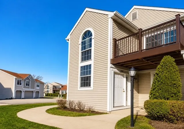 Photo 23 of Sale Pending at 634 Le Parc Cir #634, Buffalo Grove, IL 60089 | MLS# 12726618 | Listing updated on 2026-08-22