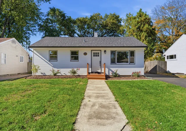 Single family home for sale at 1009 Plaza Dr, Joliet, IL 60435 | MLS# 12726619