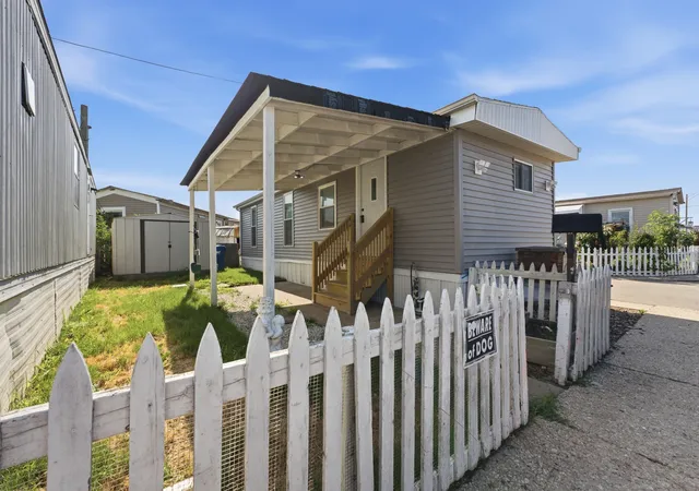 Photo 2 of Manufactured home for sale at 1513 46th Avenue, Melrose Park, IL 60160 | MLS# 12726640 | Listing updated on 2026-08-31