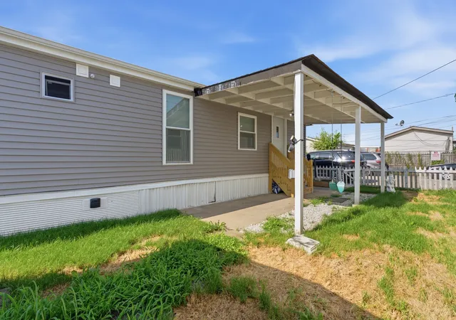 Photo 3 of Manufactured home for sale at 1513 46th Avenue, Melrose Park, IL 60160 | MLS# 12726640 | Listing updated on 2026-08-31