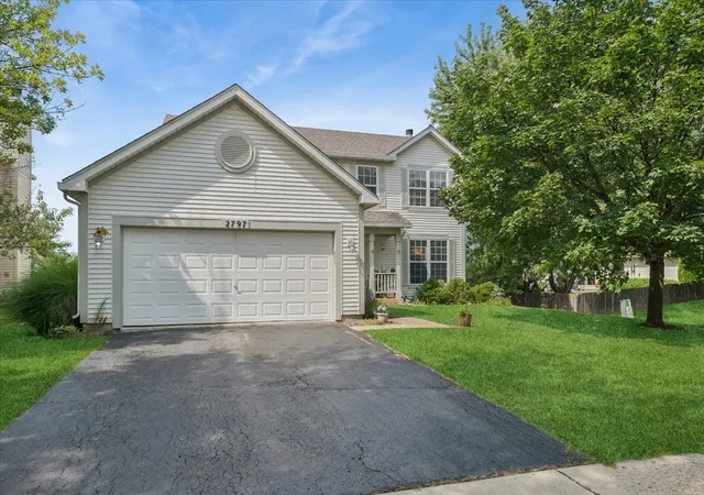 Photo 2 of Single family home for sale at 2797 Yellowstone Dr, Aurora, IL 60503 | MLS# 12726646 | Listing updated on 2026-10-07