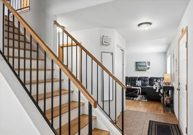 Photo 3 of Single family home for sale at 2797 Yellowstone Dr, Aurora, IL 60503 | MLS# 12726646 | Listing updated on 2026-10-07