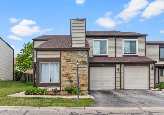 Photo 3 of Townhouse for sale at 761 Colorado Ct, Carol Stream, IL 60188 | MLS# 12726657 | Listing updated on 2026-08-12