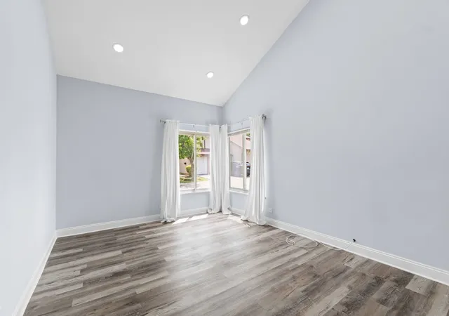 Photo 4 of Townhouse for sale at 761 Colorado Ct, Carol Stream, IL 60188 | MLS# 12726657 | Listing updated on 2026-09-17